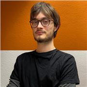 Insegnante qualificato di tedesco, inglese, russo. Laureato in Lingue per la Traduzione con esperienza nell'insegnamento, offro